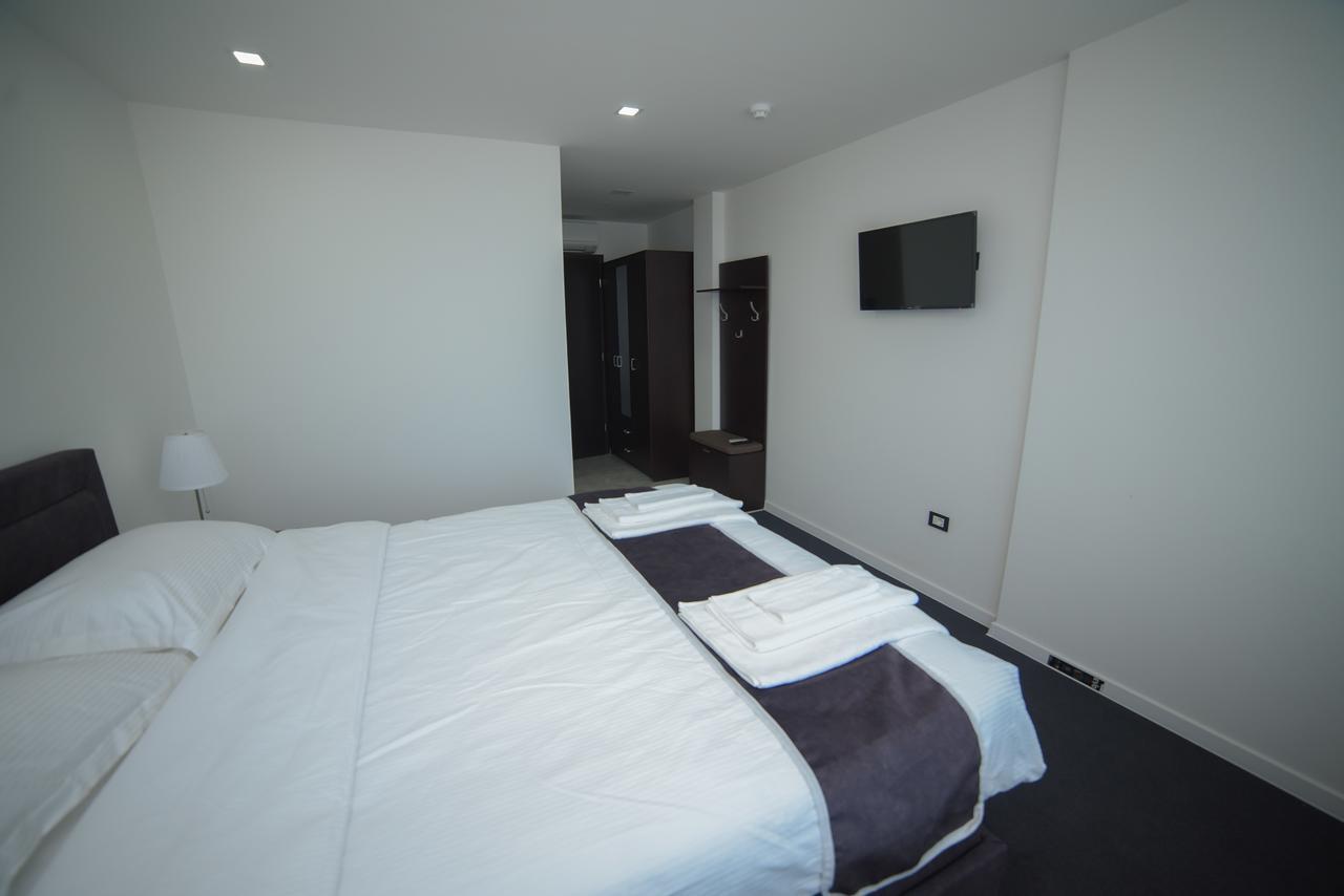 Motel Grand เวลิคา คลาดูชา ภายนอก รูปภาพ