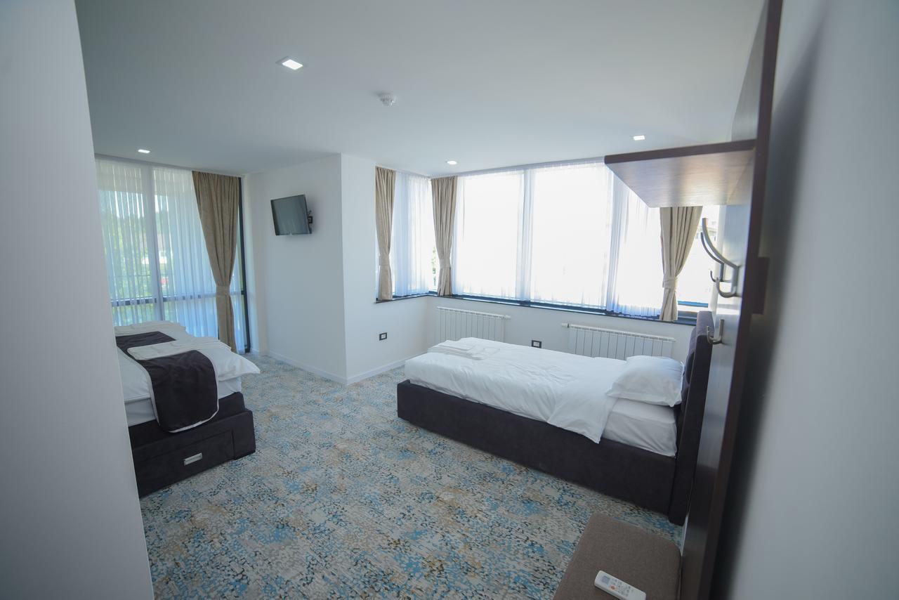 Motel Grand เวลิคา คลาดูชา ภายนอก รูปภาพ